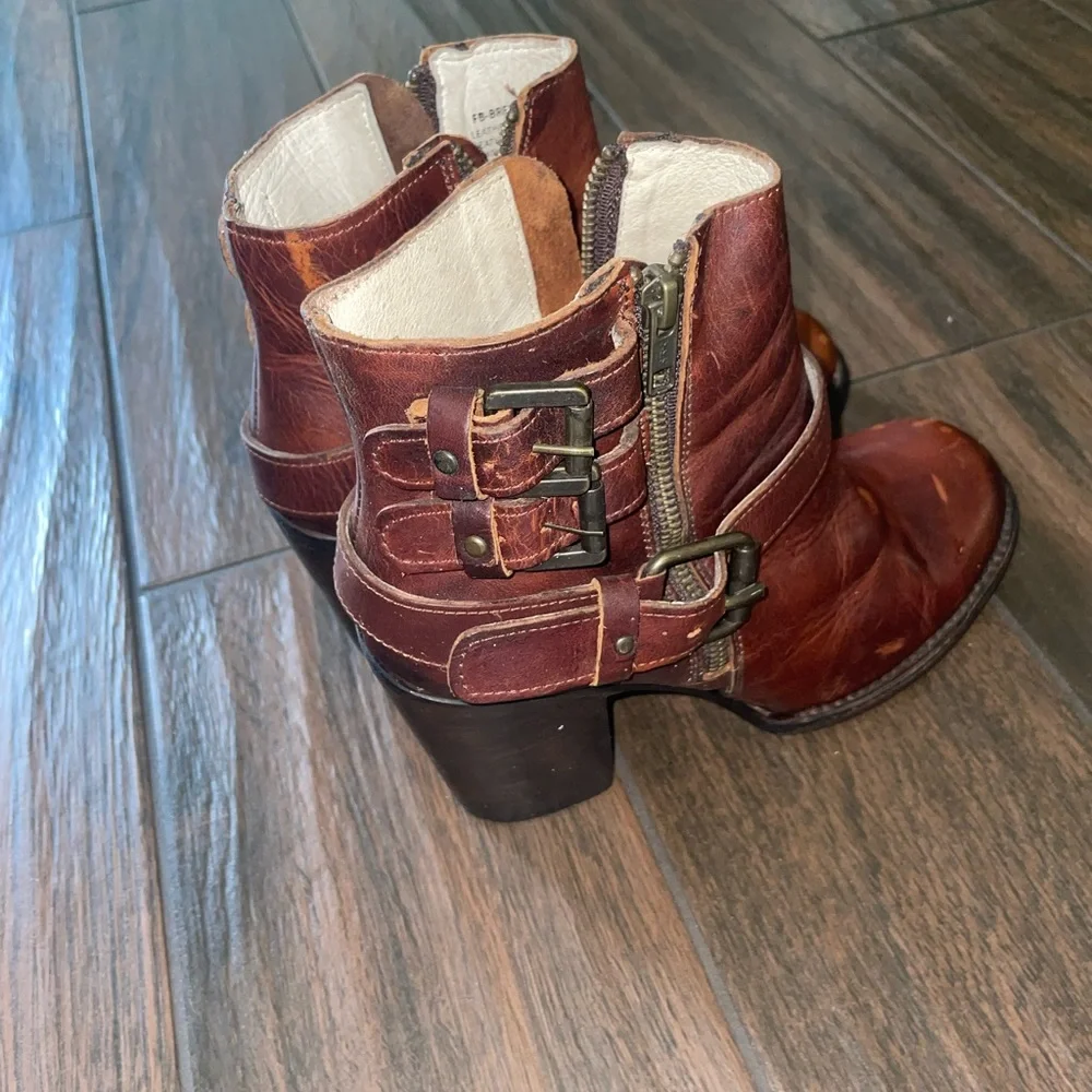 FREEBIRD Distressed Boho Western Leather Buckle Brown Ankle Boots Size 9